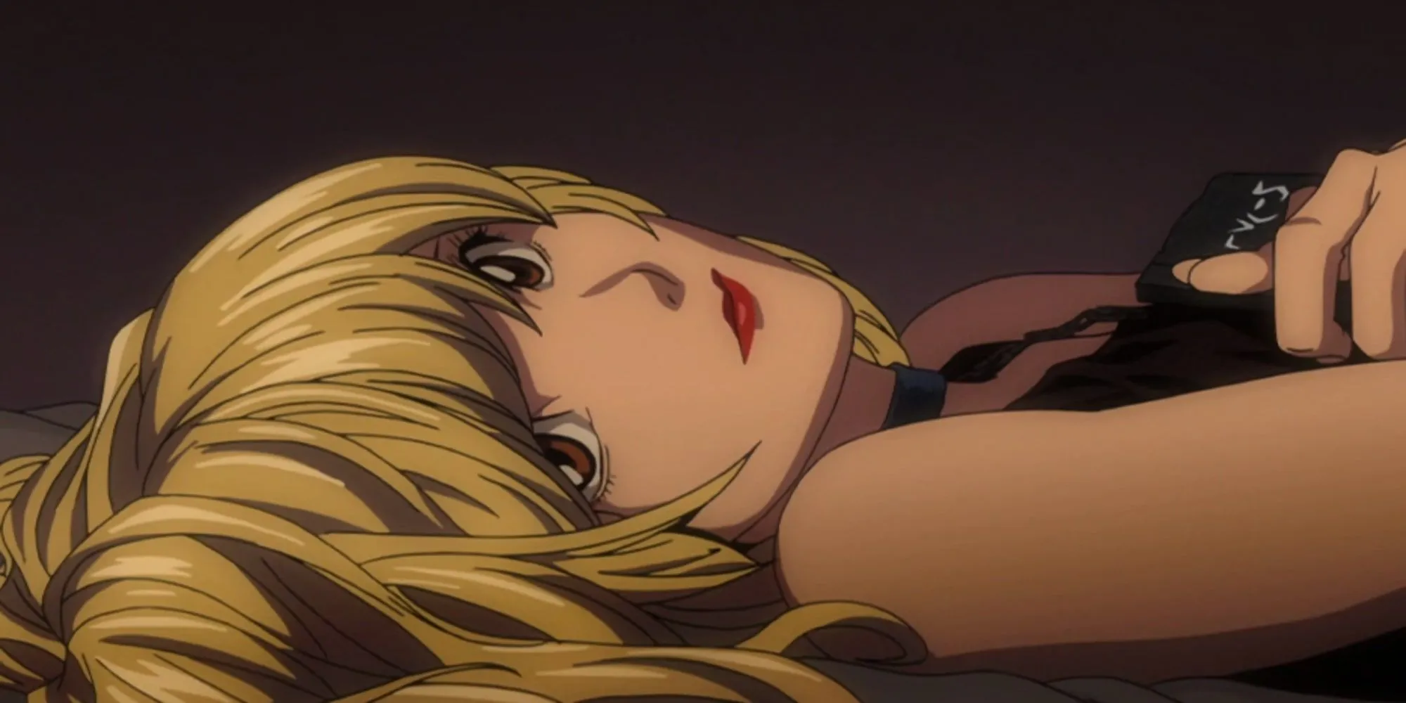 Misa Amane trong Death Note với vẻ ngoài ngây thơ nhưng ẩn chứa trí tuệ thao túng